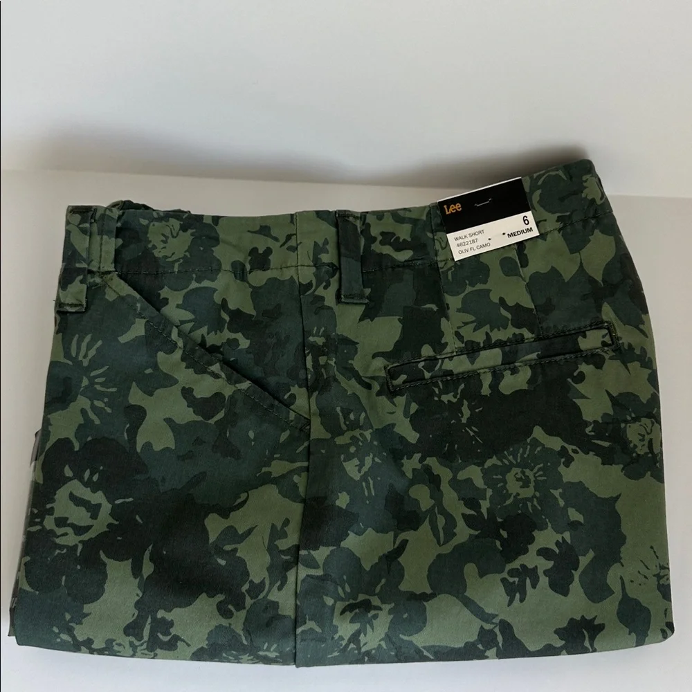 LEE women’s Olive Camouflage Flat Front Shorts. - Picture 14 of 14